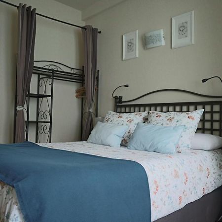 Naquela Castroviejo Guest House ภายนอก รูปภาพ