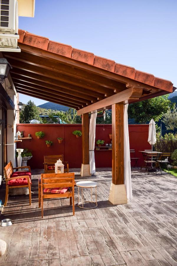 Naquela Castroviejo Guest House ภายนอก รูปภาพ