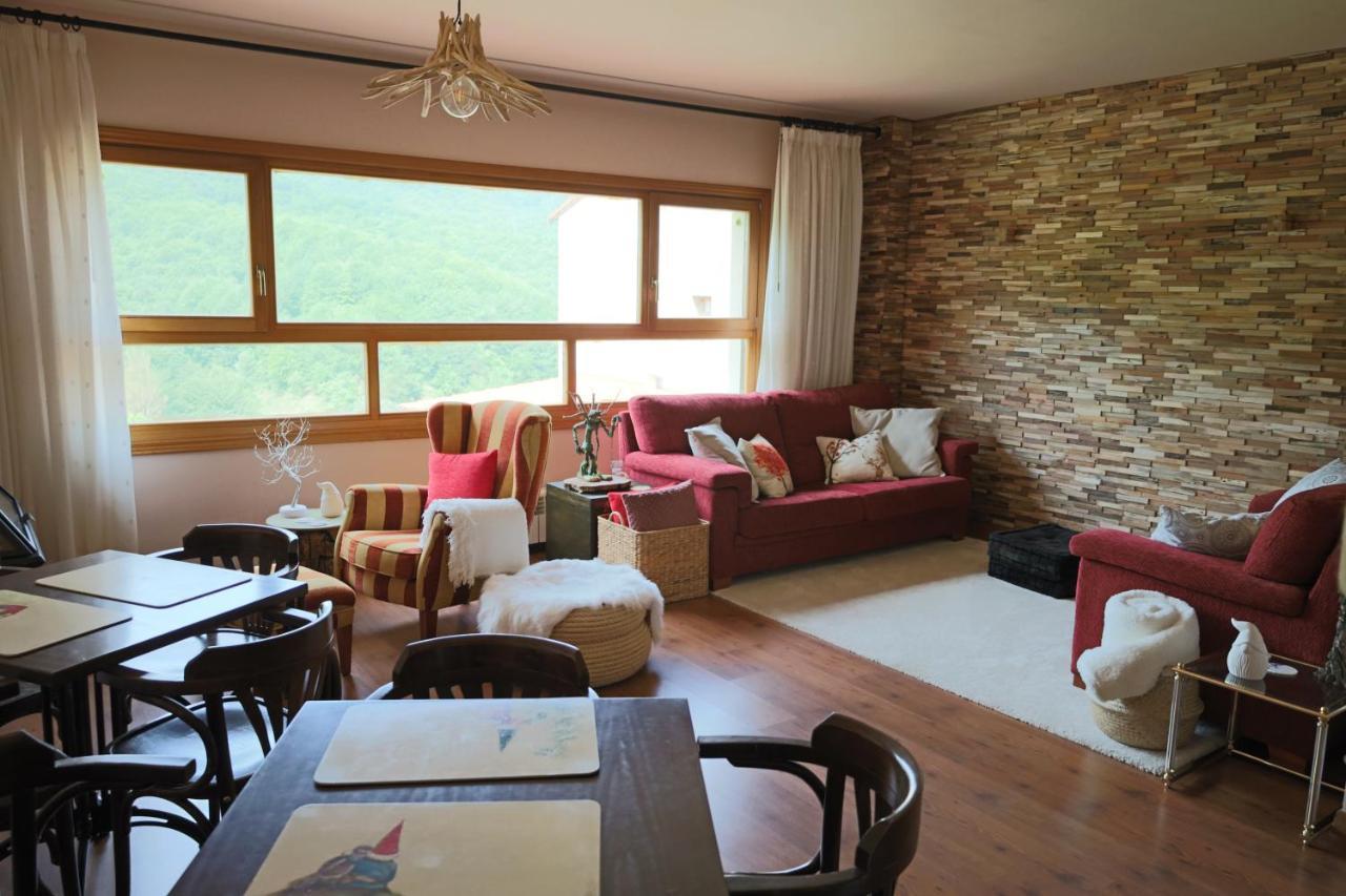Naquela Castroviejo Guest House ภายนอก รูปภาพ