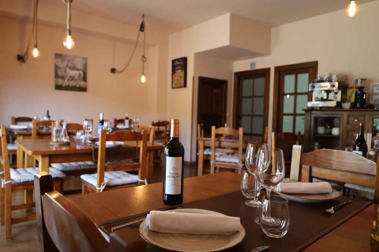 Naquela Castroviejo Guest House ภายนอก รูปภาพ